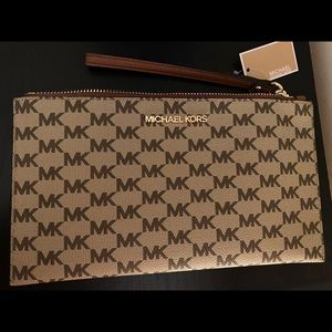 Michael Kors Jetset Large Zip Wristlet Clutch